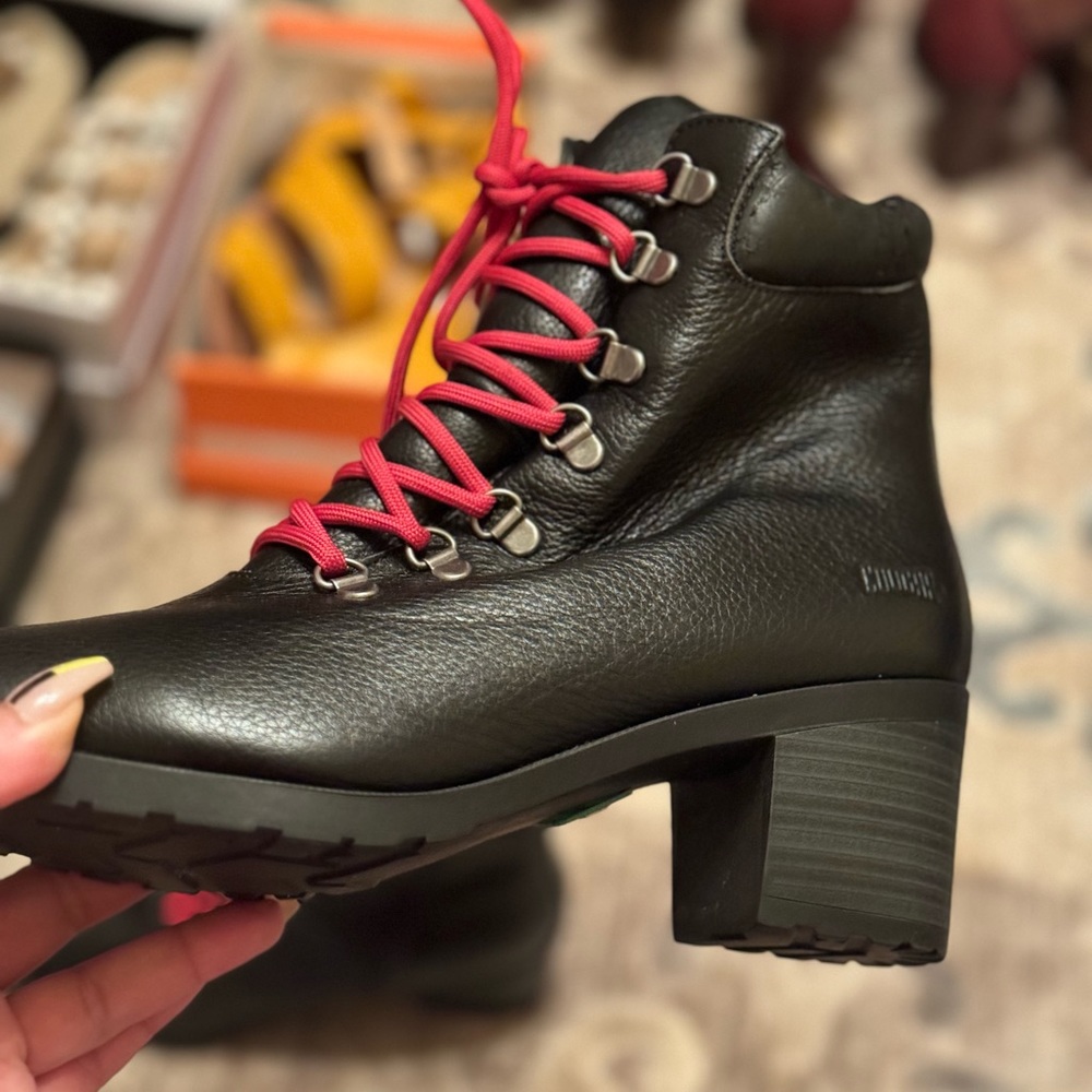 Cougar Red Lace Boots